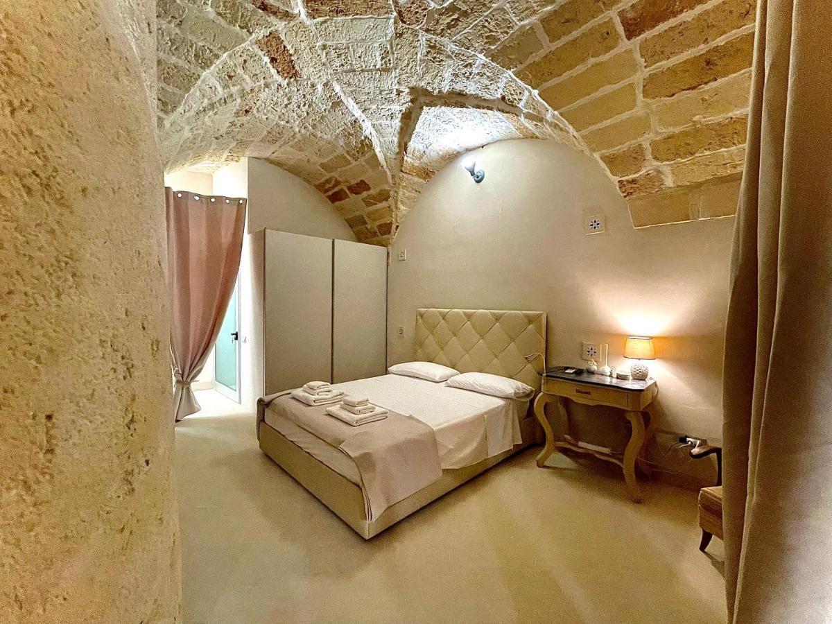 Palazzo De Carlo E Il Parco Dei 7 Pozzi Bed and Breakfast Lecce Exteriör bild