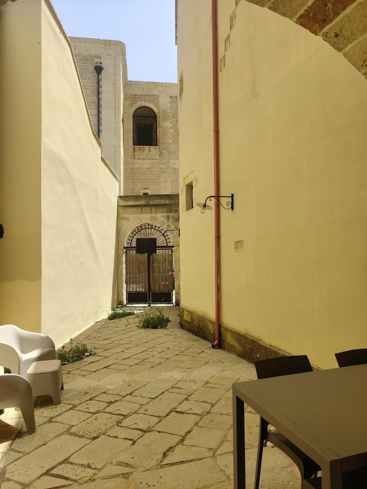 Palazzo De Carlo E Il Parco Dei 7 Pozzi Bed and Breakfast Lecce Exteriör bild