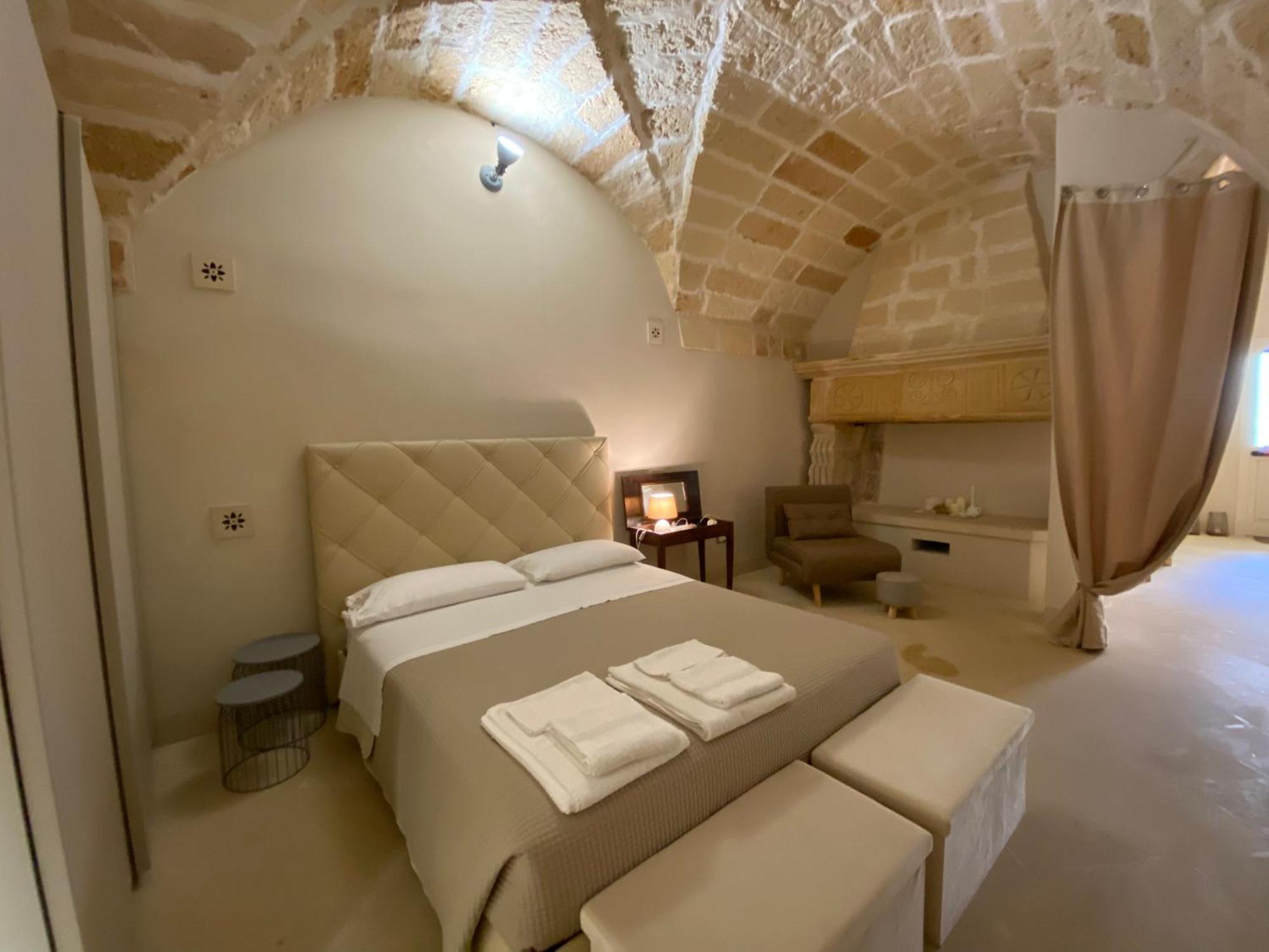 Palazzo De Carlo E Il Parco Dei 7 Pozzi Bed and Breakfast Lecce Exteriör bild